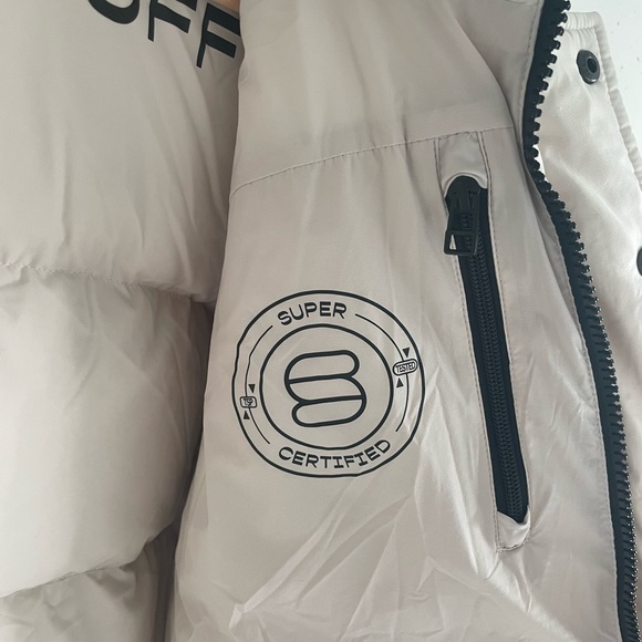 Aritzia Super Puff in Matte Pearl - Picture 4 of 10